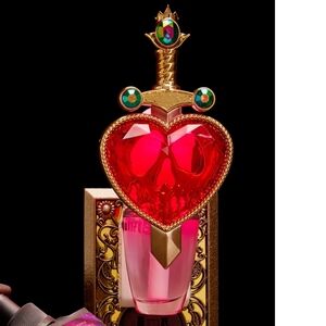 Disney Villains Snow White Evil Queen Poison Pierced Heart Wallflower Plug NEW